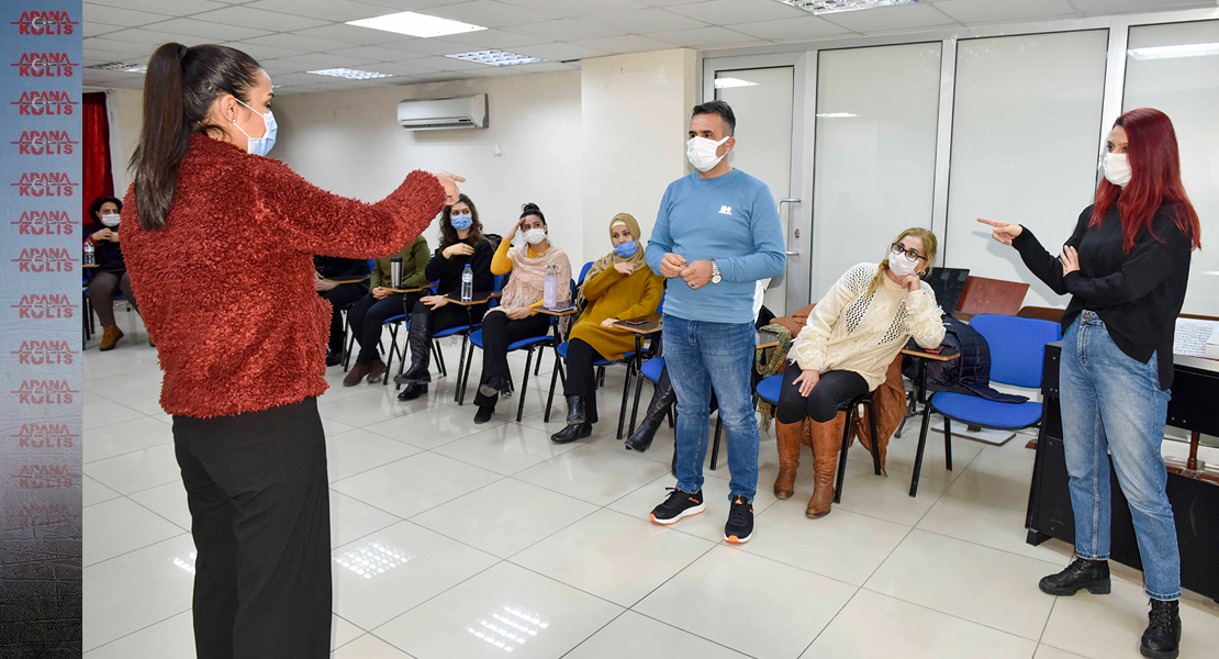 Büyükşehir çalışanlarına işaret dili eğitimi